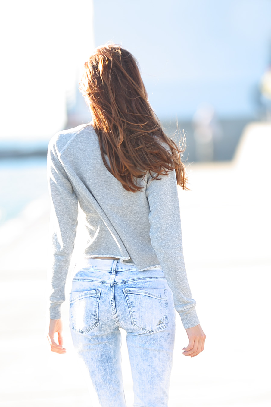 Natalie Soul Life Style Blog. Goodbye-summer outfit. Express Blue destroyed skinny jeans and American Eagle Outfitters  crop sweatshirt.