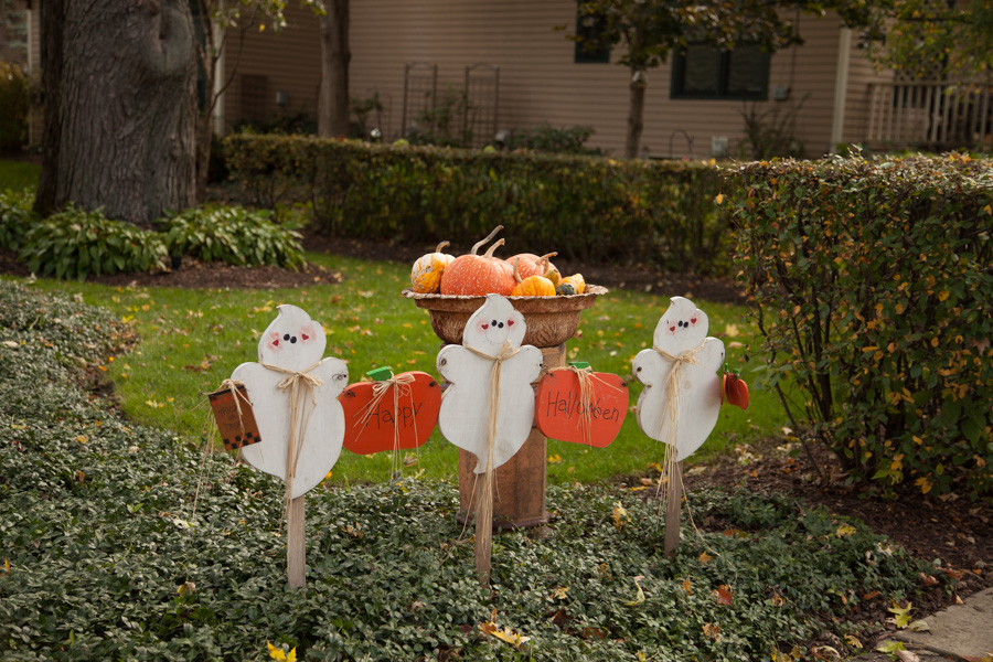 Happy Fall: Halloween Decorations